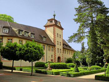 Der Torturm bildet den Zugang zum inneren Schlosshof.