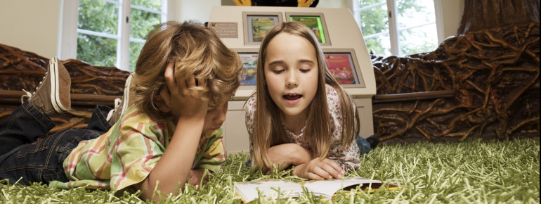 Im Nest des Leseraben befindet sich die Leselounge des Museums Ravensburger.