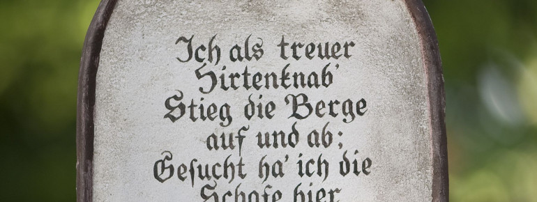 Diese Inschrift befand sich auf einem Friedhof im Salzburger Lungau und wurde 1887 angefertigt.