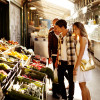 Der Naschmarkt bietet an ca. 30 Verkaufsständen Obst und Gemüse, sowie saisonale Ware.