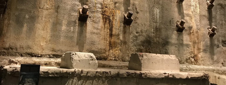 Eindrucksvoll und beklemmend - die Überreste des World Trade Centers im 9/11 Museum