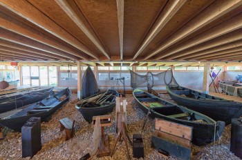 Auf der kleinen Insel Dänholm zwischen Stralsund und Rügen widmet sich das NAUTINEUM auf einem über zwei Hektar großen Freilichtgelände der Fischerei und Meeresforschung.
