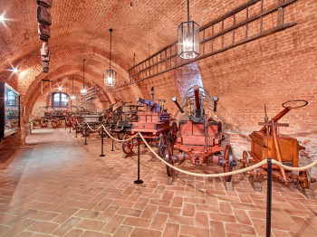 Im ehemaligen Kanonengewölbe befindet sich das Feuerwehrmuseum.