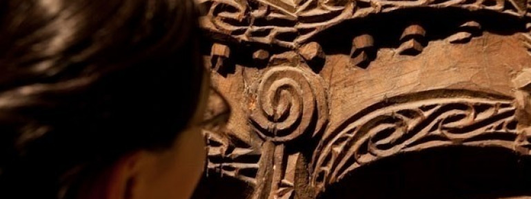 detaillierte Schnitzereien