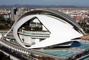 Der Palau de les Arts Reina Sofía ist ein Opern- und Kulturhaus in Valencia.
