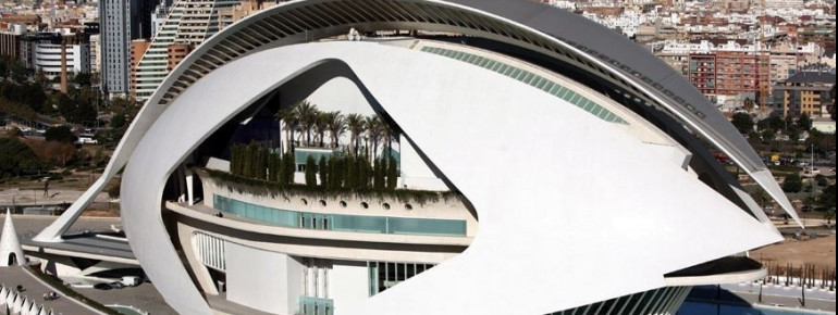 Der Palau de les Arts Reina Sofía ist ein Opern- und Kulturhaus in Valencia.