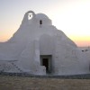 Die Kirche bei Sonnenuntergang