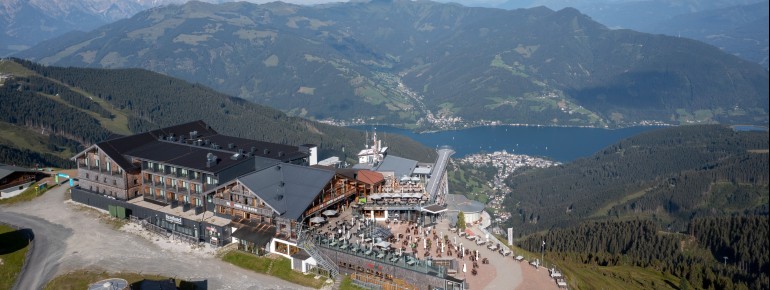 Von der Plattform "Kaiserblick" fällt der Blick direkt auf den Zeller See.