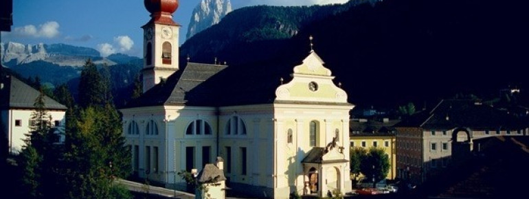 Die 1792 erbaute Pfarrkirche