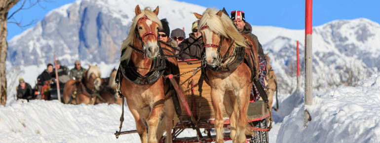 Zu den Tälerfahrten gehört eine Einkehr in urigen Gaststätten.