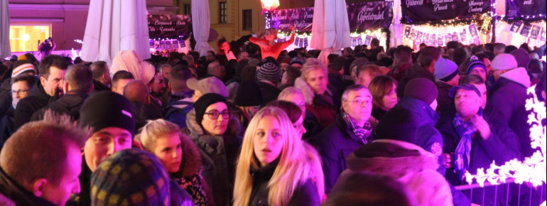 Hier trifft man auf ein buntes Publikum: Schwule, Lesben, Familien, Touristen und Partywütige treffen hier aufeinander.