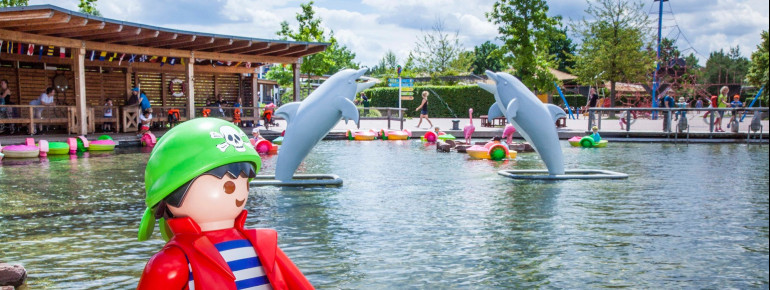 Auf dem Paddelsee fahren die Kids vorbei an Delphinen, Flamingos und Pinguinen.