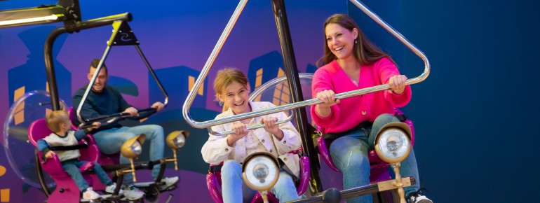Mit den "Flying Bikes" schwebst du hoch hinaus.