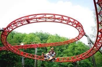 Action pur in der rotierenden Achterbahn Vicky The Ride.