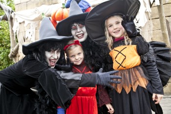Ob Frühling, Sommer oder Halloween – die saisonalen Paraden bringen extra Magie in den Park.