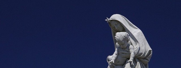 Die Statue Notre-Dame des Naufragés