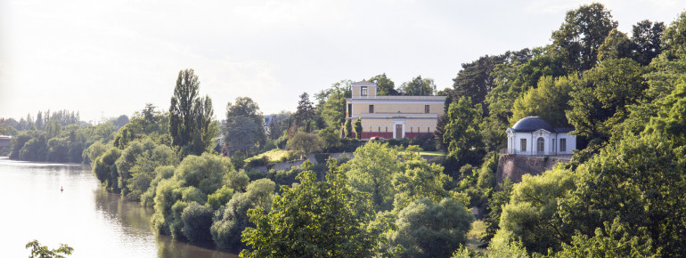 Der Besuch des Pompejanums lässt sich mit dem Schloss Johannisburg und einem kurzen Spaziergang durch den Schlossgarten verbinden.