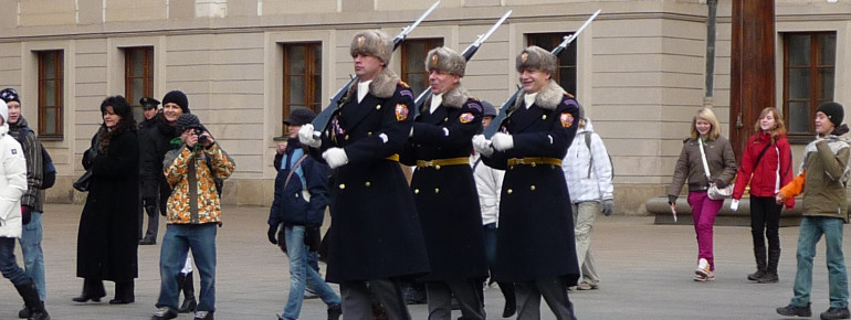 Die Wachablösung ist ein besonderes Highlight für viele Besucher.