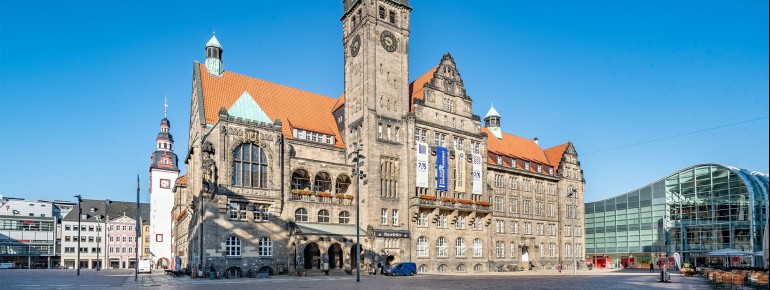 Das neue Rathaus blieb als nahezu einziges Gebäude der Chemnitzer Innenstadt von den Luftangriffen verschont.