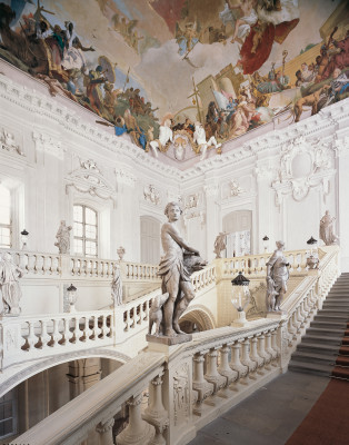 Das Treppenhaus stellt den architektonischen Höhepunkt der Residenz dar.