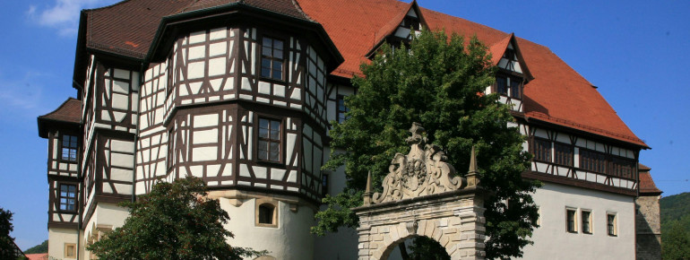 Das spätmittelalterliche Residenzschloss liegt am Rande der schwäbischen Alp.