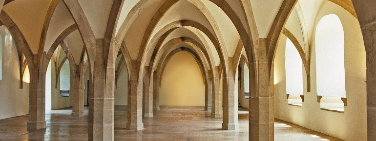 Die gotischen Gewölbe im Erdgeschoss sind ein Blickfang.