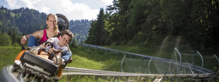 Bei Eröffnung 2013: weltweit erste und längste wetterfeste Rodelbahn mit Magnetbremssystem.