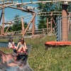 Rauf auf den Bob, fest anschnallen und dann geht’s mit Vollgas bergab.