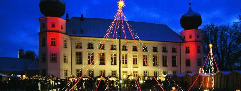 Ein ganz besonderes Ambiente verspricht der Weihnachtsmarkt auf Schloss Tüßling.