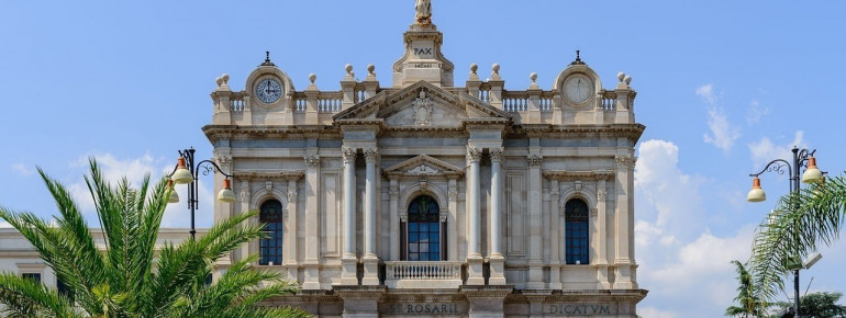 Frontansicht des Gebäudes