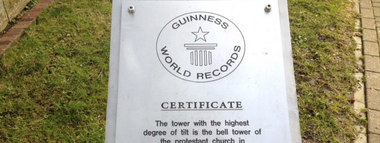 Die Urkunde von Guinness World Records ist vor Ort aufgehängt.