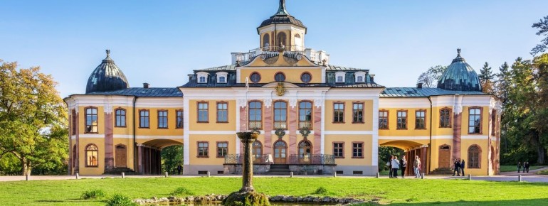 Im 18. Jahrhundert wurde Schloss Belvedere erbaut.