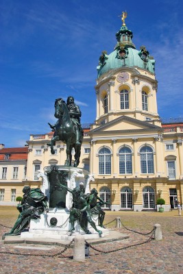 Das Schloss beherbergt eine bedeutende Sammlung von Kunstwerken aus mehreren Jahrhunderten.