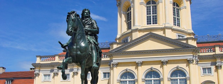 Das Schloss beherbergt eine bedeutende Sammlung von Kunstwerken aus mehreren Jahrhunderten.
