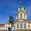 Das Schloss beherbergt eine bedeutende Sammlung von Kunstwerken aus mehreren Jahrhunderten.