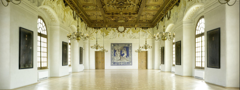 Der Festsaal mit Vestibül kann für verschiedene Veranstaltungen angemietet werden.