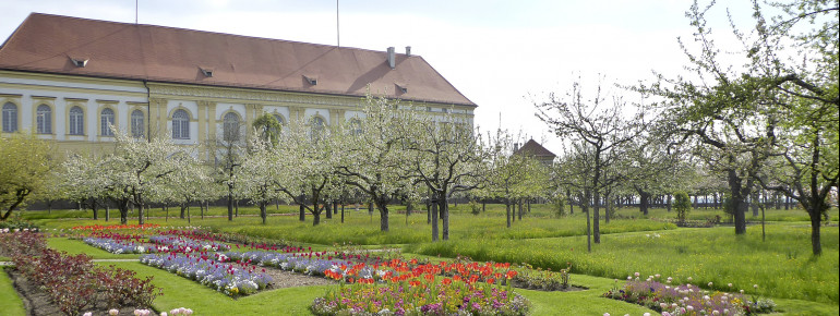 Der Hofgarten ist täglich bis Einbruch der Dunkelheit geöffnet.
