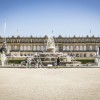 Majestätischer Anblick: Das Schloss Herrenchiemsee mit den Wasserspielen.