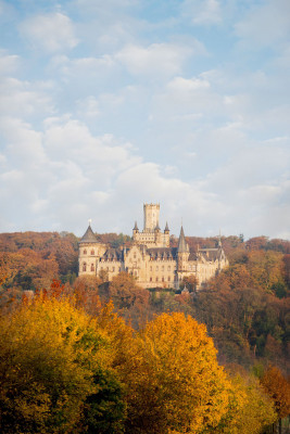 Das Schloss im Herbst.