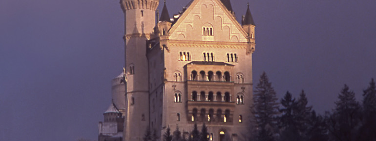 Sagenumwoben: das Schloss Neuschwanstein (hier die Westansicht).