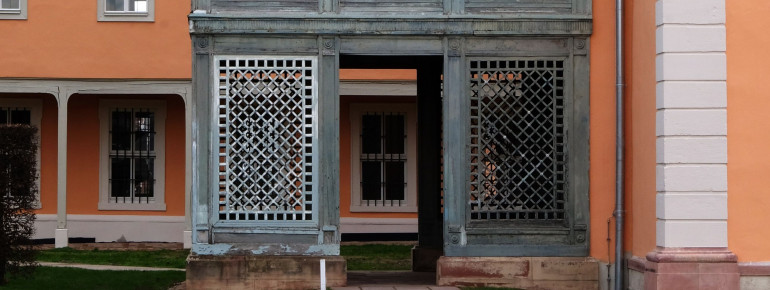 Der Grüne Pavillon stellt ein wertvolles Kulturerbe im Schloss dar.