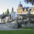 Die Pracht von Schloss Seehof ist sein Rokokogarten mit Wasserspielen.
