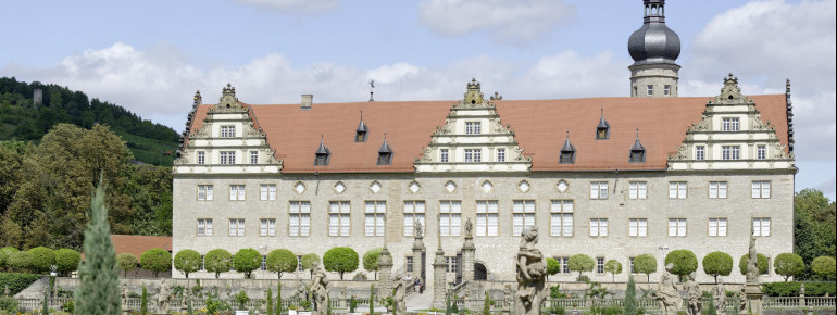 Als herrschaftlicher Sitz mit langer Geschichte und außergewöhnlicher Erhaltung gehört Schloss Weikersheim zu den bedeutendsten Monumenten in der südwestdeutschen Schlösserlandschaft.