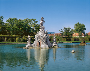 Im Hofgarten befinden sich etwa 300 Skulpturen.