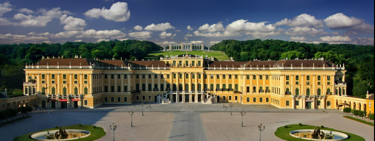 Vorderansicht des Schloss Schönbrunn.