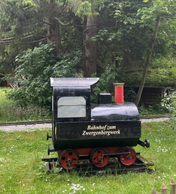 Fahregschäfte im Park begeistern gleichermaßen Alt und Jung.