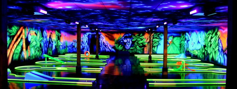 Auch für schlechtes Wetter gewappnet: Die Indoor Dschungel-Minigolf-Anlage.