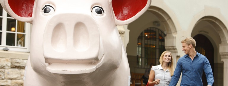 Kurios, kreativ und kultig: Das Schweinemuseum Stuttgart zeigt die Welt der Schweine in all ihren Facetten.