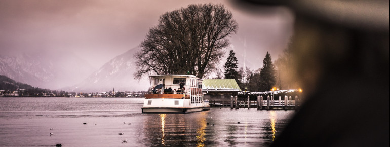 Mit dem Pendelschiff kannst du von Weihnachtsmarkt zu Weihnachtsmarkt fahren.