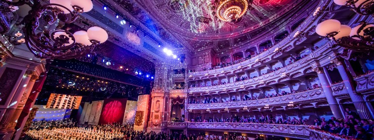 Der SemperOpernball zählt zu den größten Opernbällen Europas.